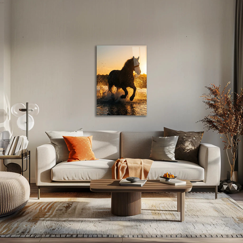 Poster métal cheval au galop dans l'eau au coucher du soleil au mur d'un bureau, au-dessus du plan de travail