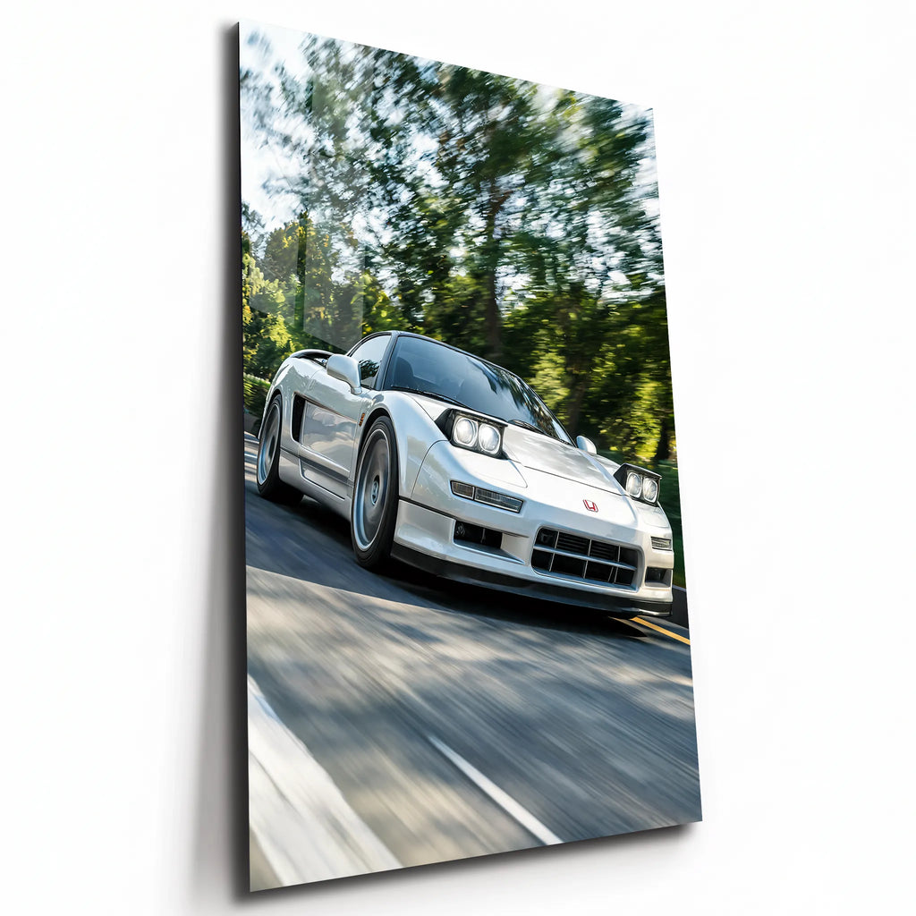 Poster métal Honda NSX blanche sur une route boisée, plaque aluminium brillante vue de trois quarts