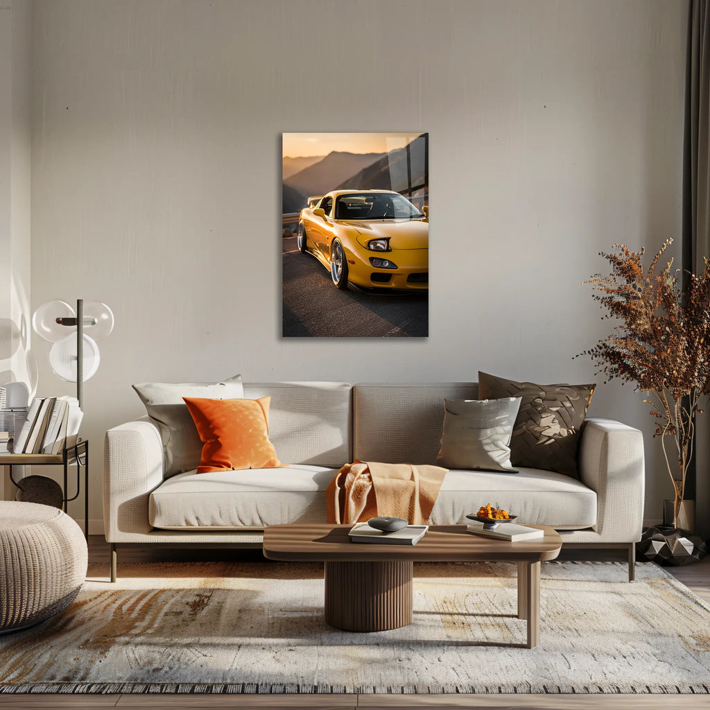 Poster métal Mazda RX-7 FD jaune sur une route de montagne au mur d'un bureau, au-dessus du plan de travail